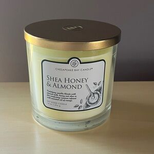 New Chesapeake Bay 3-Wick Shea Honey & Almond 14 Oz Soy Blend Candle